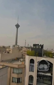 گیشا ۱۸۵ متر تراس قابل چیدمان روبه پارک