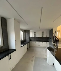 ۲۲۷ متر / ویلایی / تاپ لوکیشن