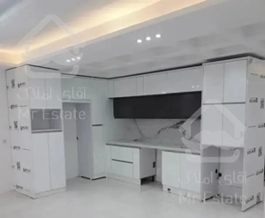 100 متری/فول امکانات/نور گیر/خ کشاورز