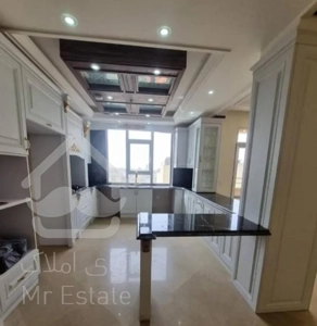 فروش آپارتمان ۱۴۰ متری ۳ خوابه با ۲ پارکینگ سندی