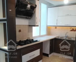 ۹۳ متر/ فرعی با جای پارک/ غرق در آفتاب/ صادقیه