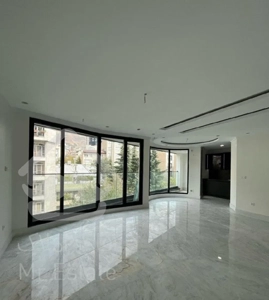 نیاوران*169متر*ورودی مجل*معماری مدرن