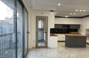 آپارتمان۳خواب ۷ساله ۲پارکینگ تاپ لوکیشن