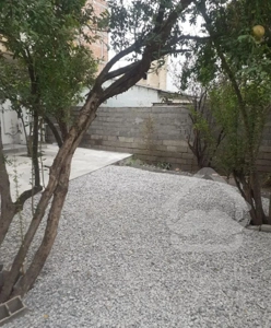 ویلا ۱۲۰متر ۲خواب حیاط دار شیک وتمیز مرکز شهر