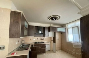 آپارتمان صدمتری طبقه اول اجاره