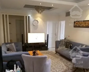 ۷۰متر / ۲خواب / طبقه اول / مجاهد کبیر بنفشه ها