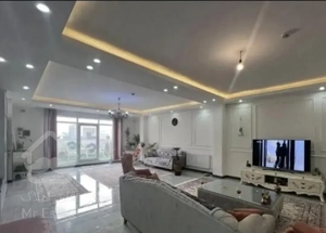 ۱۰۲متر / سالن پرده خور / فول امکانات /شمال ستارخان