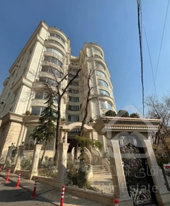 برج باغ ۱۳۰متری/نیاوران/فول مشاعات/ویو باغ