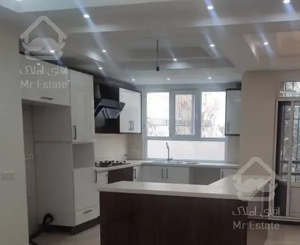 آپارتمان ٨٠ متر/چهارباغ شرقی/سالن پرده خور