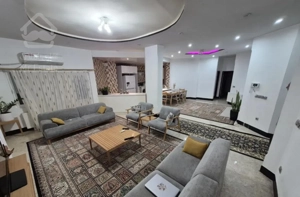 فروش ۱۷۰ متر / رو به خیابان/ راهنمایی