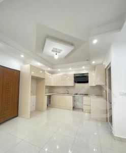 اپارتمان سه طبقه سه واحد صفر کلید نخورده