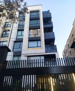 ۱۰۰ متر/نوساز کلید نخورده/تاپ لوکیشن/پلان استثنایی