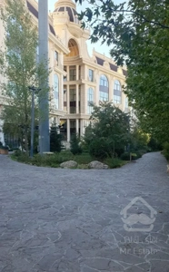 ۵۰۰ متر ویلایی در صحرای نارون تهاتر با آپارتمان