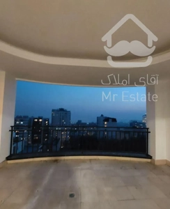 ۲۲۰متر ۳خواب بر اوج ابرهای نیاوران