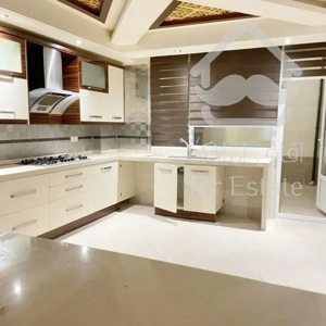 فروش۲۴۰متر تک واحدی خ فیروزبخش. دو پارکینگ