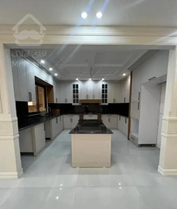 آپارتمان ۱۶۵ متری/ سند آماده / تک واحدی