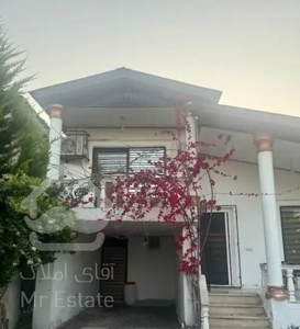 ویلای نیم پیلوت شهرکی با مدارک کامل،چسبیده به جاده