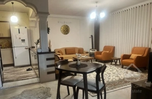واحد تمیز و خوش نقشه ۷۵ متری با پارکینگ و انباری