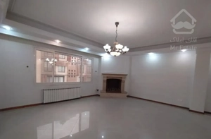 فروش آپارتمان ۱۴۰ متری سه خواب نوبنیاد  خ صنایع