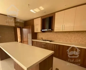 130متر  سازه ایی با معماری و متریال مفید