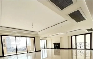 ۱۱۱ متر برند مارکدار اقبال/ویو نیورکی/کلید نخورده