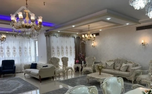 فروش آپارتمان ۱۶۵متر/خیابان انقلاب اراسته۱۲