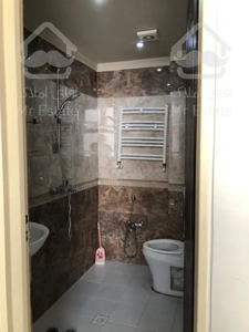 78 متر . دو خواب . 7 ساله . خطی افتابگیر . چهارباغ شرقی