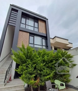 فروش خانه ویلایی ۲۸۸ متری ۳ خوابه