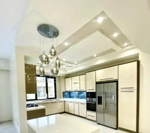 ۱۶۰ متر زعفرانیه غرق در نور