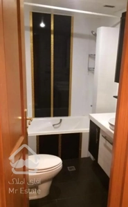 شمال یوسف آباد/۹۰متر/بغل پارک