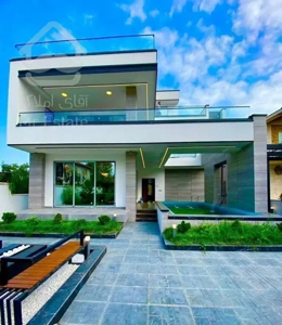 ویلا مدرن بامتریال عالی در بهترین شهرک/زیر قیم*ت