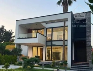 ویلا نیس صحنه است با لوکیشنی خاص