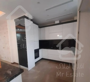 آپارتمان ۱۳۰ متر/نوساز/ فرمانیه