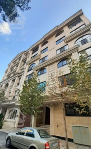 نیاوران شمال کاخ ۱۱۵ متر ۲خواب فول ۲پارکینگ باکس