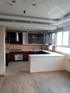 ۱۲۲متر سه خواب غرق نور ویو ابدی کوهستان و جنگل چیتگر دریاچه شهرک گلستان غربی