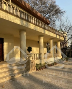 ویلایی ۸۴۰ متری بلوار نسترن