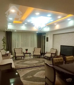 ۷۷ متر / دو خواب / ده متر حیاط خلوت / فول امکانات