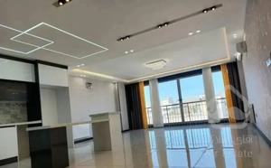 ۱۷۹م۳خ غرق در نور پنجره قدی خوش نقشه فرصتی بی نظیر
