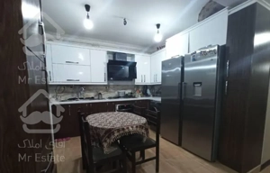 ۹۷ متر در گلستان  طبقه اول واحد جلو