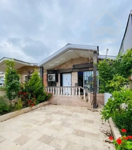 ویلاباغچه همکف نما کلاسیک 170متری سند تک برگ شهرکی