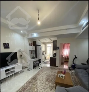 ۵۰متر/شهران/فول امکانات/رو به آفتاب/خوش نقشه