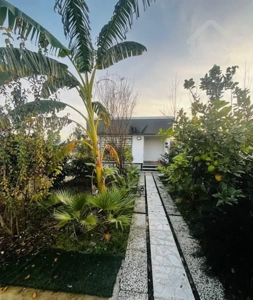 باغچه ویلا ۲۰۰متری آپادانا شهرکی.کد۶۹. قیمت کل هست