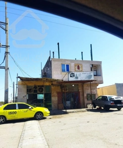 فروش خانه ویلایی ۳۰۰ متری به همراه مغازه