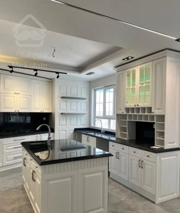 واحد۱۳۲متری فول بازسازی با متریال برند در فرمانیه