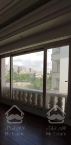 آپارتمان ۲۰۰ متری در کامرانیه/مشاعات آبی و3پارکینگ