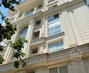 ۲۲۰ متر نیاوران