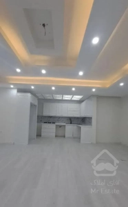 واحد ۱۰۰متری ط اول پشت فرمانداری. املاک قیومی نیا