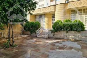 ویلای دوخوابه ۲۰۰مترزیربنا حیاط دار دربست