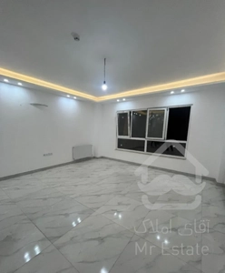 واحد۱۰۰ متری/ طبقه ۳/ پارکینگ اختصاصی/ معلم کسمایی