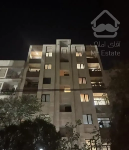 بلوار فردوس  ۹۵ متر  دو خواب  سالن پرده خور